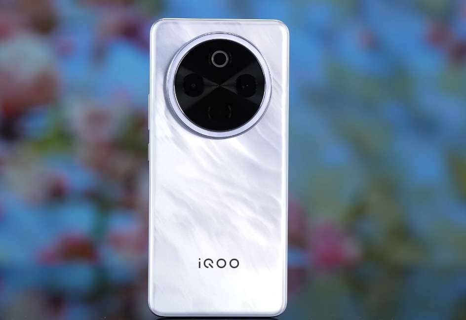 📱 iQOO Z10 (5G) – Key Highlights
